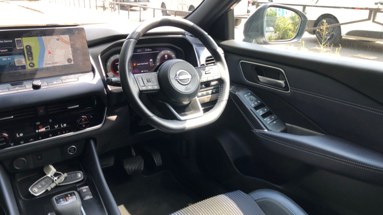 Nissan Qashqai 1.3 DiG-T MH 158 Tekna 5dr Xtronic Petrol Hatchback